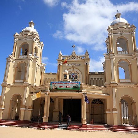 Sai Holiday Inn Jaffna Eksteriør bilde